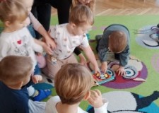 Przejdź do - Brzdęk! Bum! Bang! — małe rączki tworzą rytm